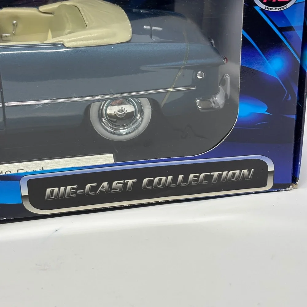 1949 Ford Convertible Blue 1:18 Maisto Special Edition Diecast Open Box